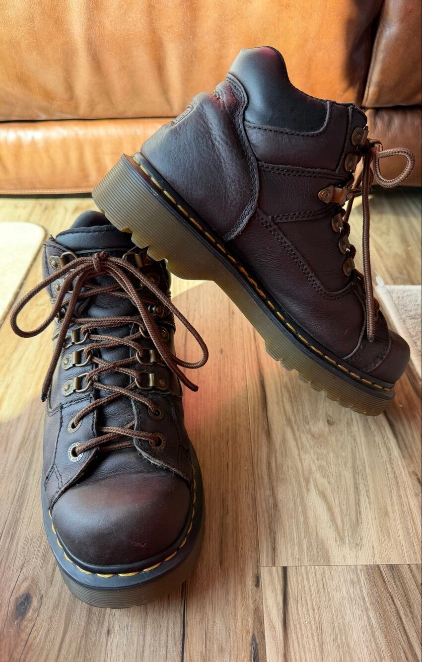 Dr. Martens Grizzly Leather Brown Lug Sole Yellow Stitch Mens size  8
